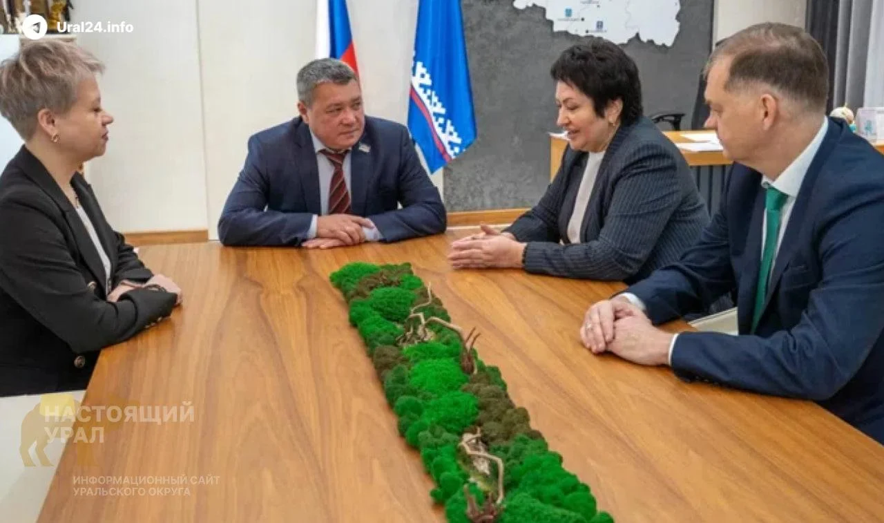 Депутаты Ямала закупили цветы на 1,7 млн рублей