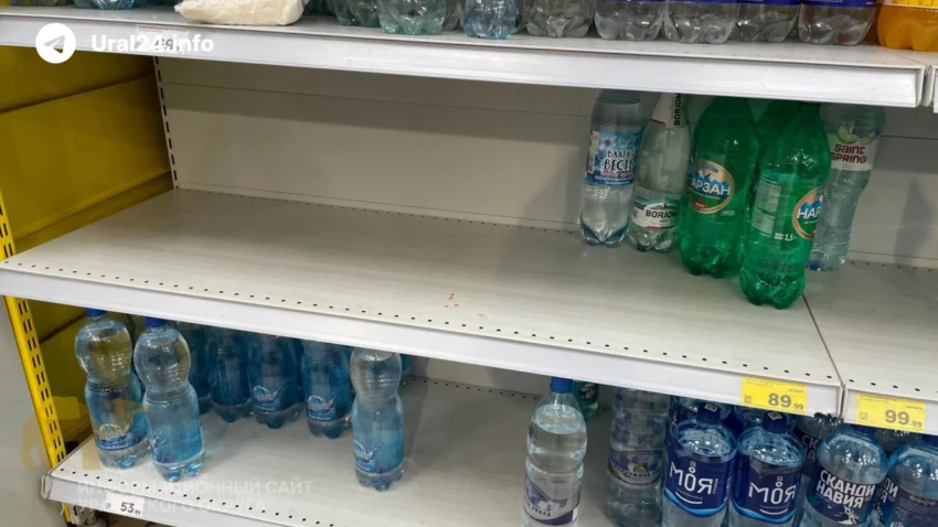 Тюменцы скупают воду в&nbsp;магазинах 