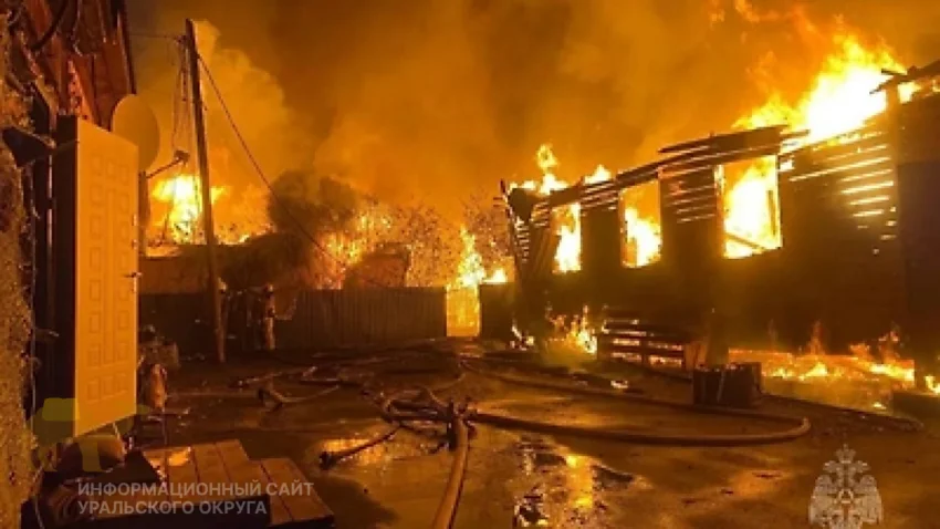 Под&nbsp;Тюменью сгорел цыганский посёлок